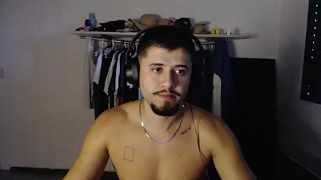 guzzfit Pertunjukan Webcam