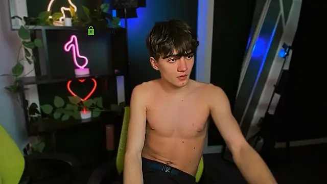 emil_lucky Chat XXX live