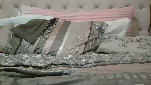 beautylovess Adlı Modelin Canlı XXX Sohbeti