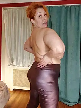 Živý XXX chat GingerFoxy