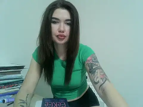 Kirelya Adlı Modelin Canlı XXX Sohbeti