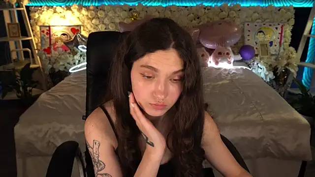 دردشة BabyFlowerr الجنسية المباشرة