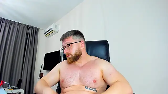 Findom_guy Adlı Modelin Canlı XXX Sohbeti