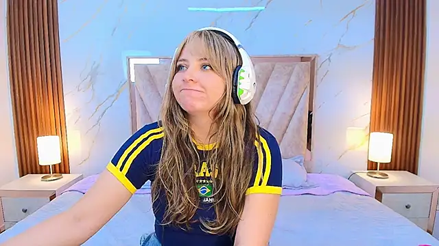 Annie_mone live XXX chat