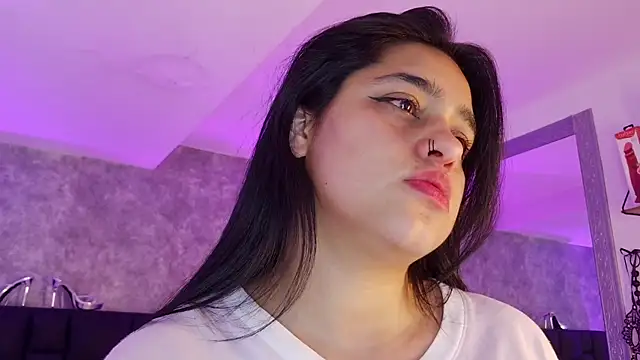 crystaldarliing's Live XXX Chat