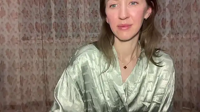 Julia182's Webcam Show