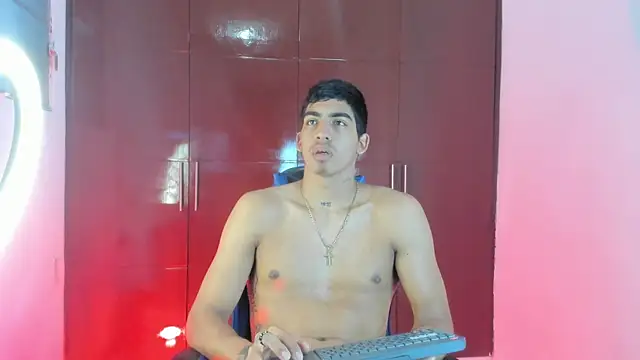 Milo_LatinBoy's Live XXX Chat