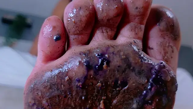 Онлайн чат XXX RiriiBrunette__