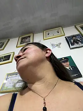 Онлайн чат XXX kyra_sol