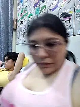 Chat +18 de AddisonAndCouple ao vivo