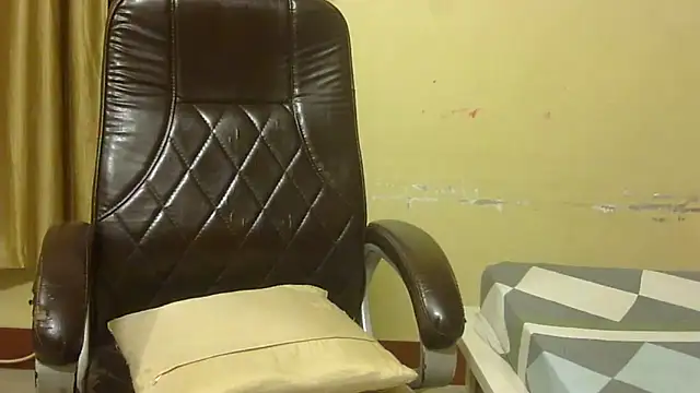 PUCHEJAAN – Live XXX-chat