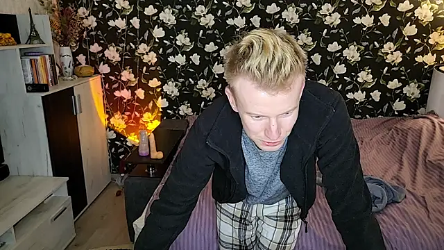 Вебкам-шоу Vuitton