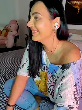 ReiyaRey Adlı Modelin Canlı XXX Sohbeti