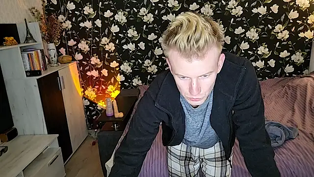 Вебкам-шоу Vuitton