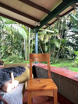 AliceMrtnz's Live XXX Chat