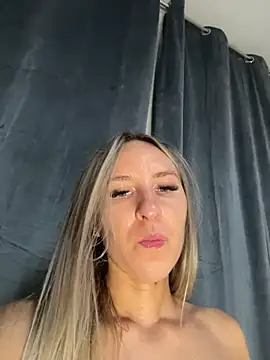 Chat XXX en directo de LexyTuned