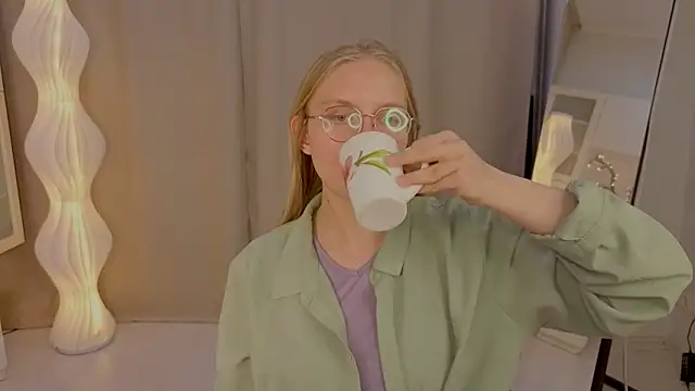 AlicaCohill élő XXX-chatje