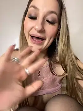 Alyxra's Live XXX Chat