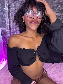 Morena_fire's Webcam Show