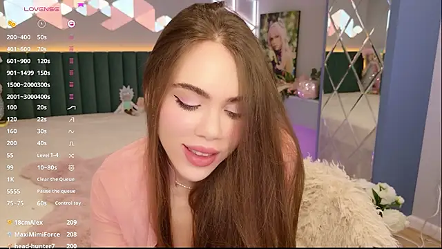 MimiForce live XXX chat