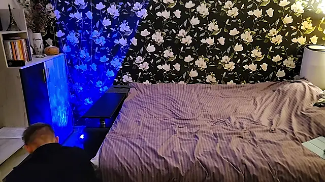 Вебкам-шоу Vuitton