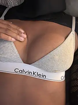 KiaraAmara – Naživo XXX chat