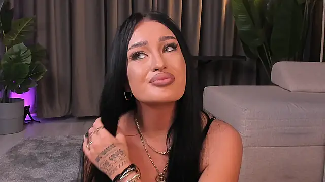 EmeraldKat's Live XXX Chat