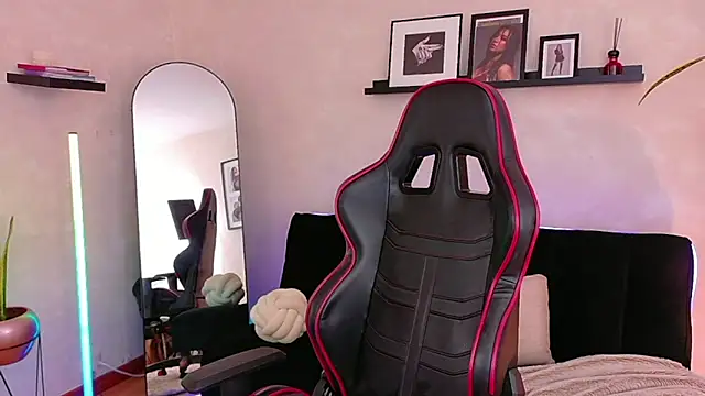 EmmyEvans1 Live XXX Chat