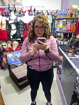 ROSALIASEXSHOP Adlı Modelin Canlı XXX Sohbeti