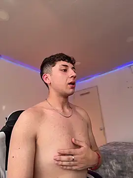 oliver_kyy Show Webcam