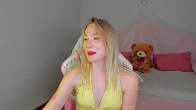 ElaraVoltage Chat XXX live