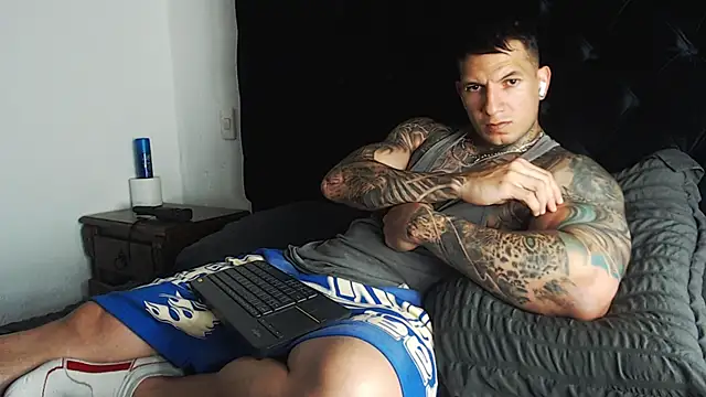 Shane_Clay Chat XXX in diretta