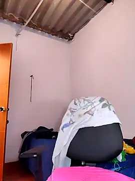 Czat XXX na żywo – Yessi_rousse