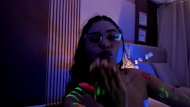 Онлайн чат XXX Little_Ivy