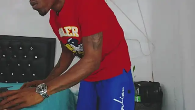 Damian_hart_24CM: διαδικτυακό σόου στην κάμερα