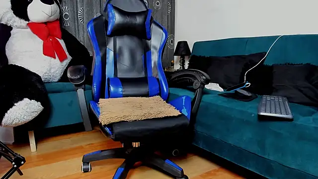 Charliejones_ Show in webcam