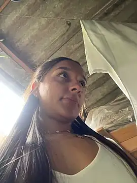 Pokazy przed kamerką – Brunettecollins05