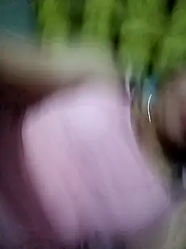 vangkt-cute's Live XXX Chat