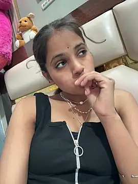 Naina11100's Live XXX Chat