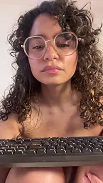 CinnamonRosa's Live XXX Chat