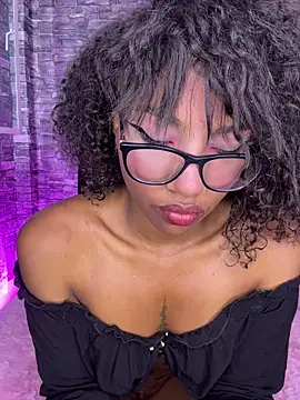 Morena_fire's Webcam Show