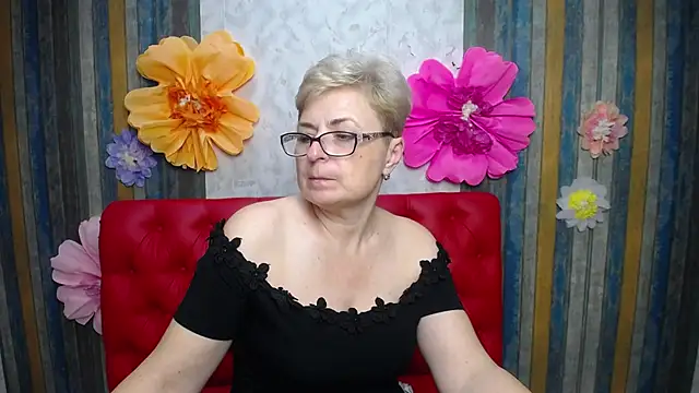 EmiliaGree's Live XXX Chat