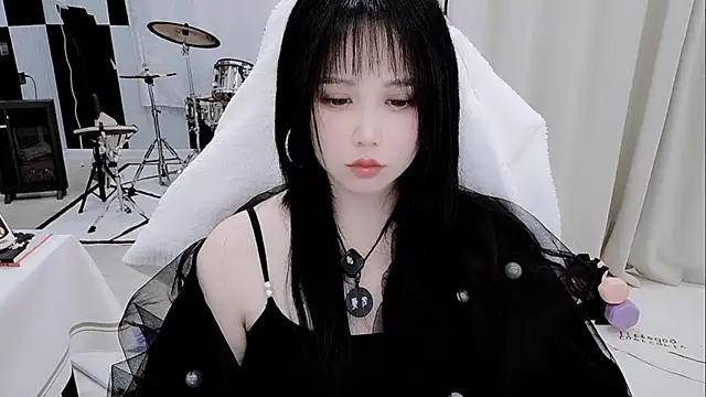 Evangelin-e 现场XXX聊天