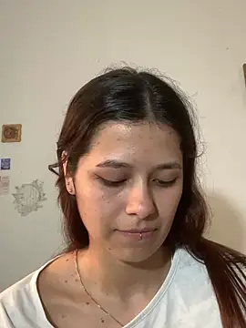 Natasaha_2s22 – Naživo XXX chat