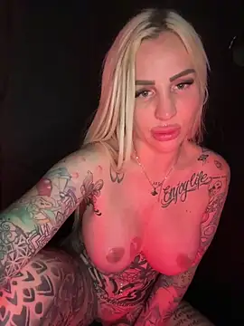 CoraDiamond 现场XXX聊天