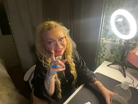 BonnyDesire – Naživo XXX chat