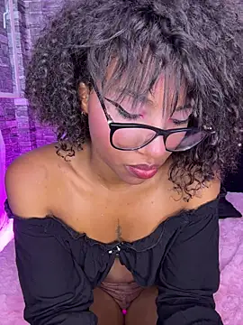 Morena_fire's Webcam Show