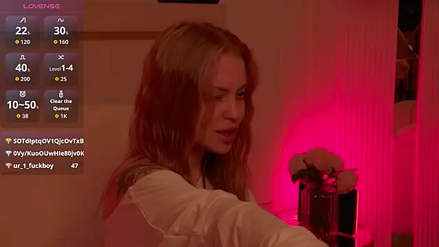 MollyHilton live XXX chat