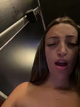 Show de BelleLouiseVp na webcam