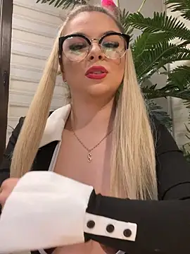 Chat XXX en directo de KimmBliss